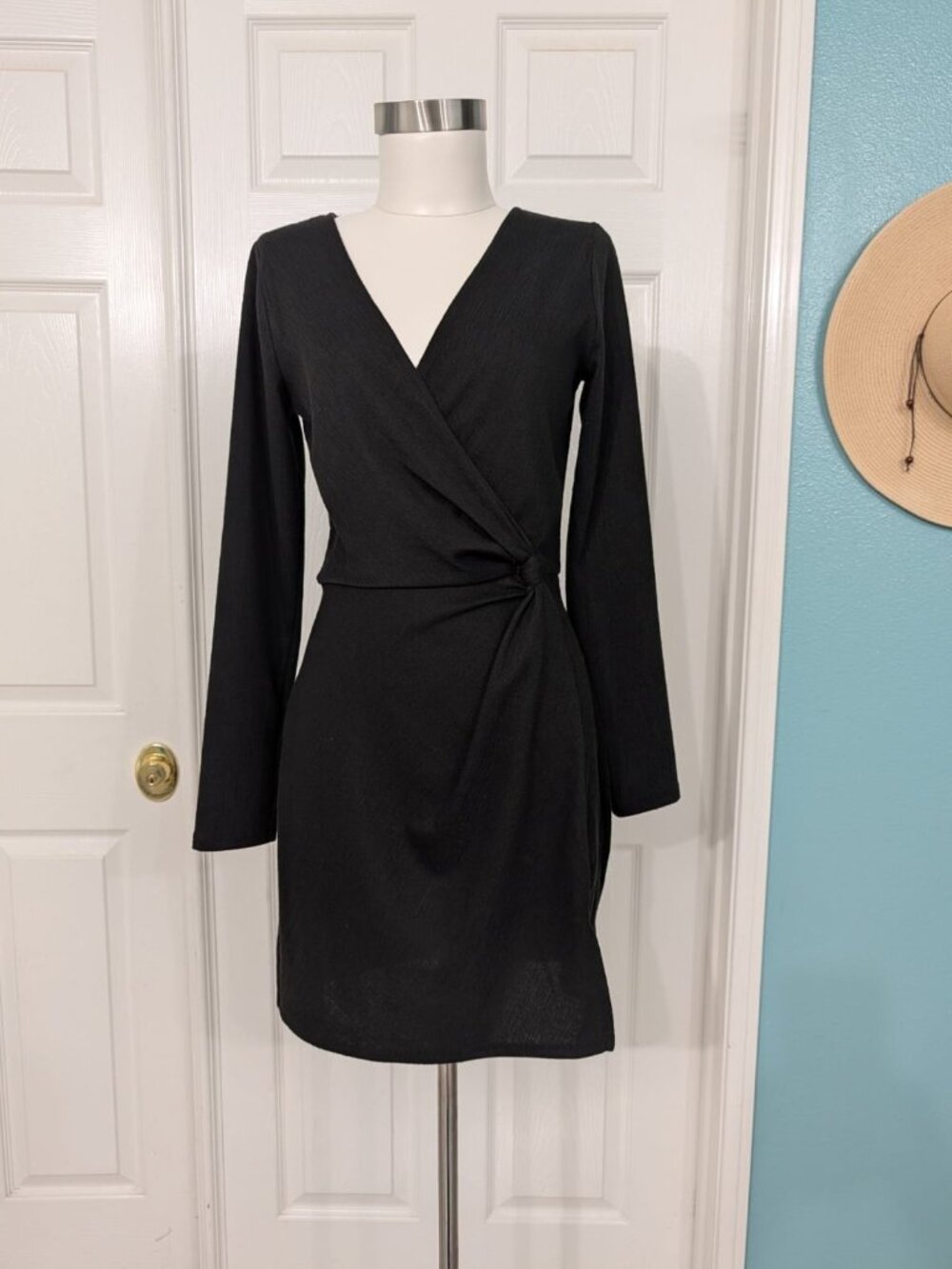 Women's Faux Wrap Dress Black Twist Front Waist NWT Francesca's Jun & Ivy Sz S